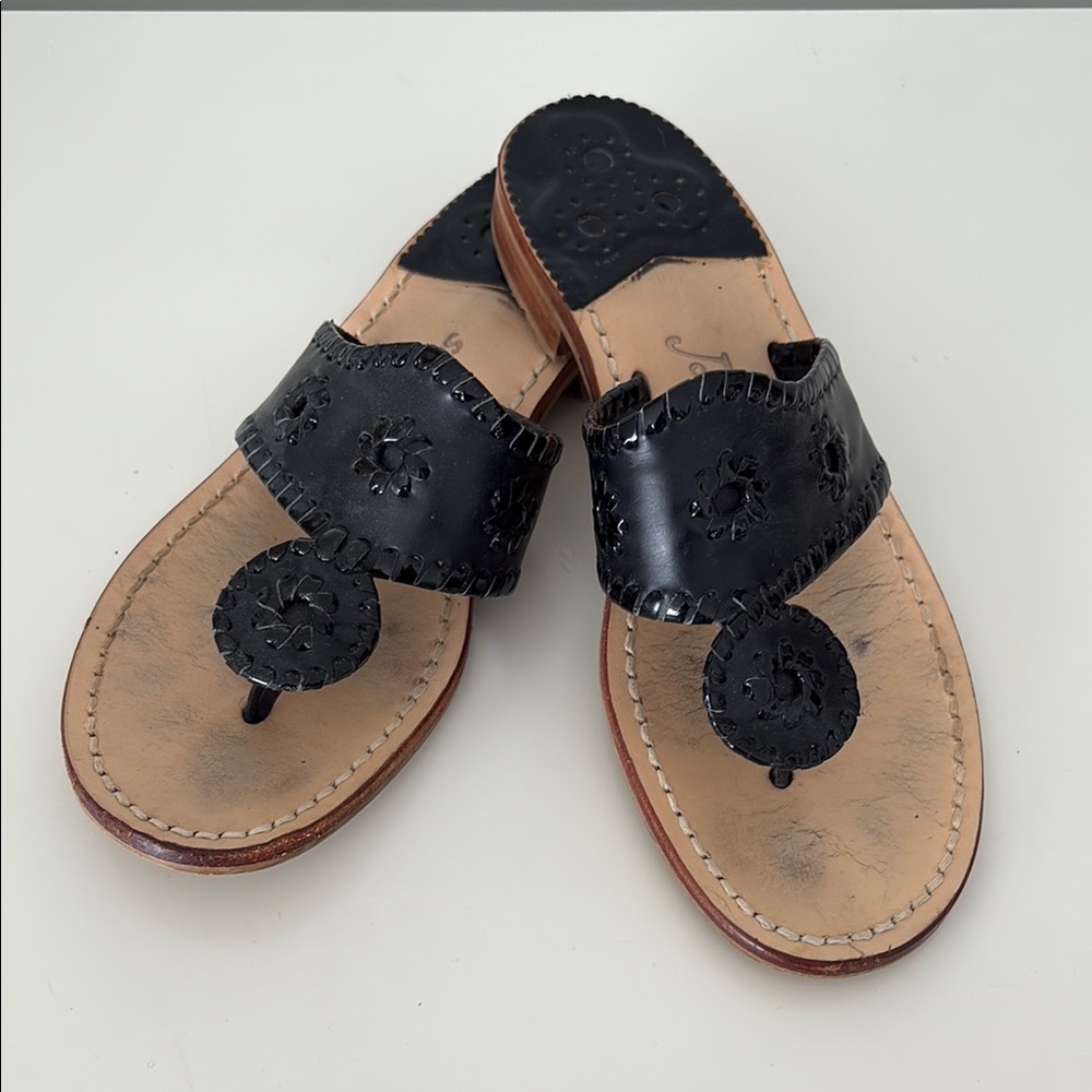 Jack Rogers leather black flat thong sandal 
7